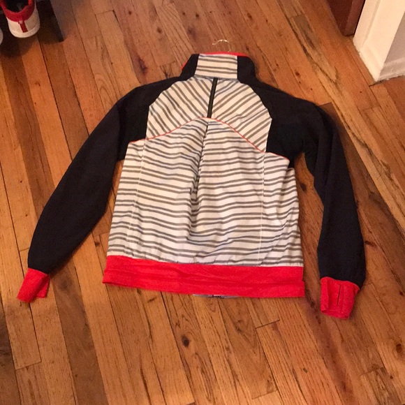 Lululemon jacket - Picture 3 of 3